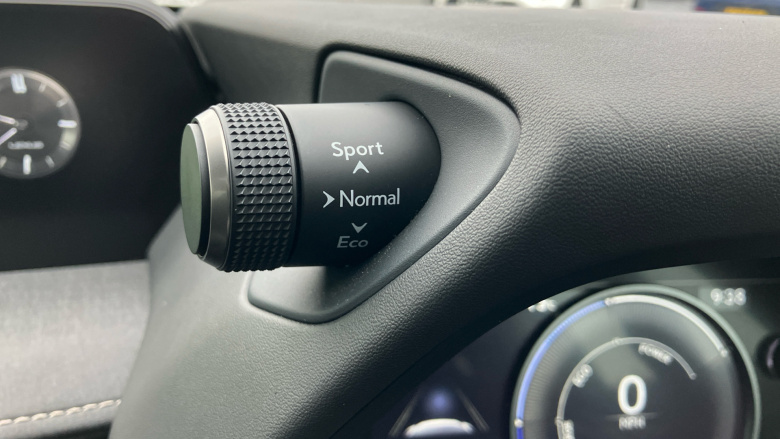 Lexus UX 250h E4 2.0 5dr CVT [Premium Plus/Sunroof] Hybrid Hatchback